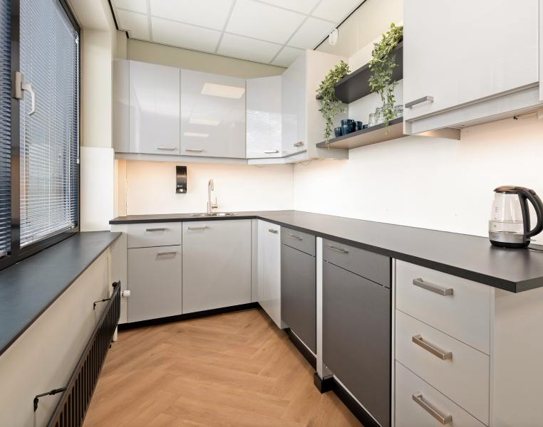 renovatie kantoor zwijndrecht klein 2
